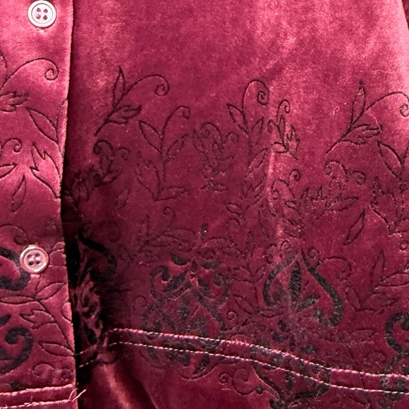 VTG Women’s Velvet Top Blouse L Red Black Button Down Embroidered Long Sleeves - Picture 9 of 11